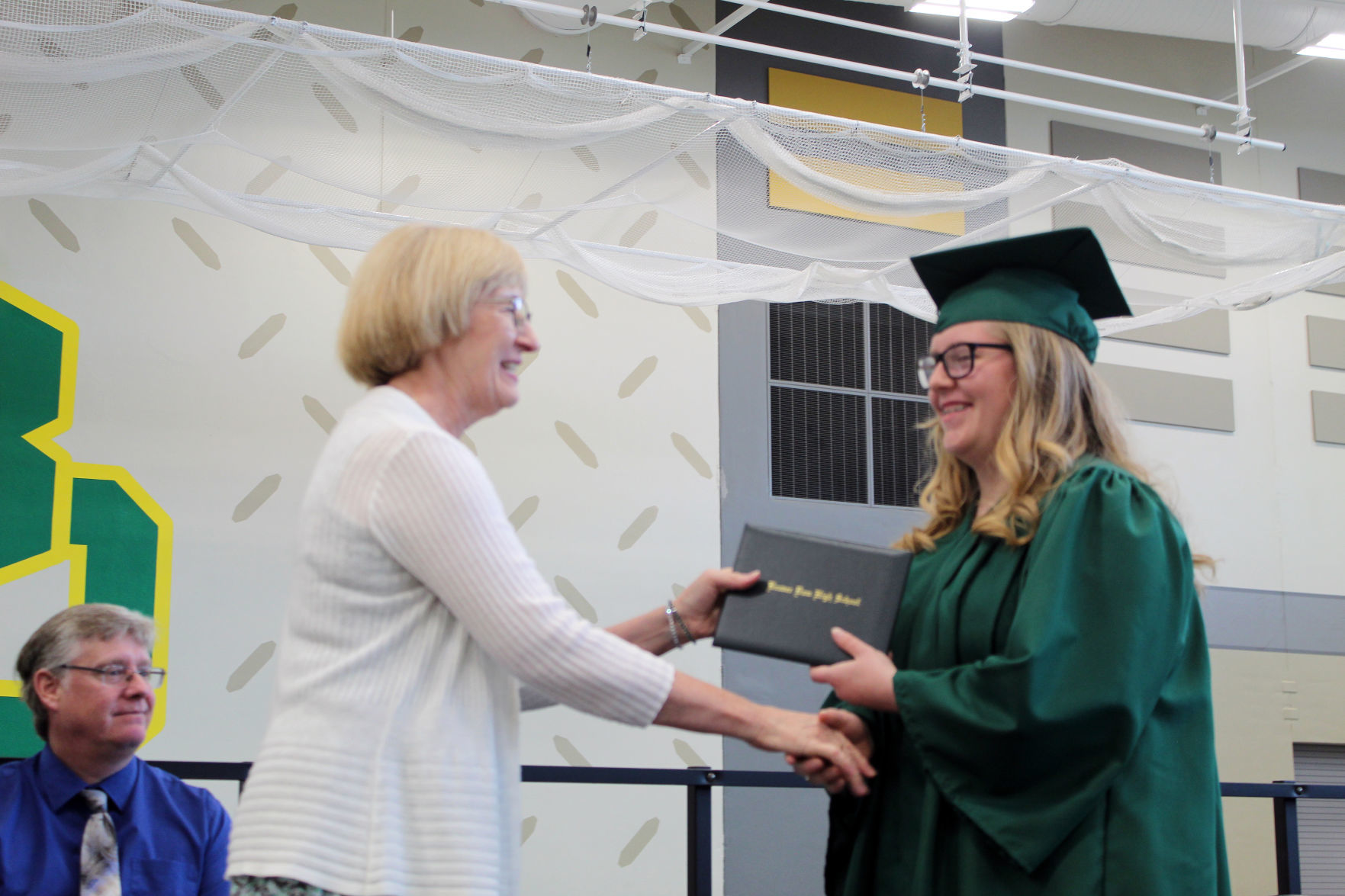 060219-ctzn-news-bd-grad096.jpg